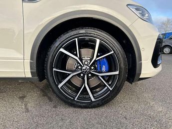 Volkswagen T-Roc 2.0 TSI 300 4MOTION R Black Edition 5dr DSG