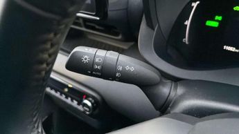 Toyota Yaris 1.5 Hybrid Design 5dr CVT