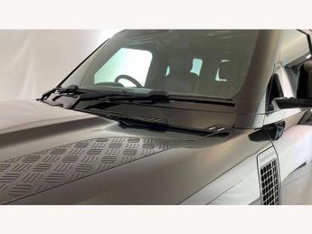 Land Rover Defender 3.0 D300 X-Dynamic HSE 110 5dr Auto
