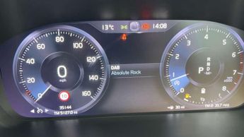 Volvo XC40 2.0 B4P Momentum 5dr Auto