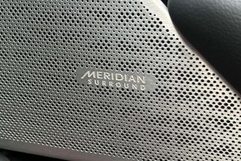 Land Rover Range Rover Velar 3.0 D300 R-Dynamic SE 5dr Auto