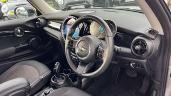 MINI Hatchback 1.5 Cooper Classic 3dr Auto