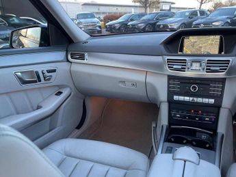 Mercedes-Benz E-Class E220 BlueTEC AMG Night Ed Premium 4dr 7G-Tronic