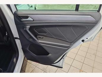 Volkswagen Tiguan 2.0 TSi 230 4Motion SEL 5dr DSG