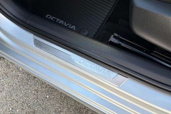 Skoda Octavia Estate 1.4 TSI iV SE Technology DSG 5dr
