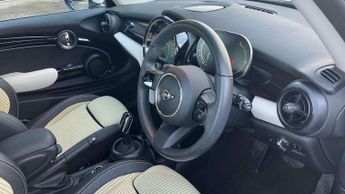 MINI Hatchback 1.5 Cooper Classic 3dr Auto