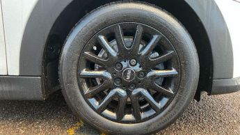 MINI Hatchback 1.5 Cooper Classic 3dr Auto