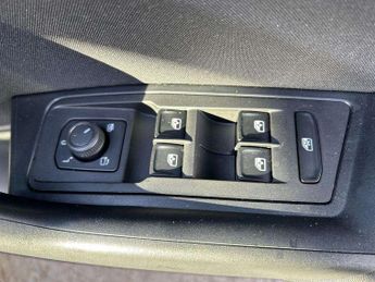 Volkswagen T-Roc 1.5 TSI Life 5dr DSG