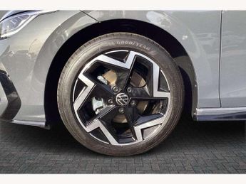 Volkswagen Golf 1.5 eTSI 150 R-Line 5dr DSG