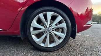 Toyota Auris 1.8 Hybrid Excel TSS 5dr CVT