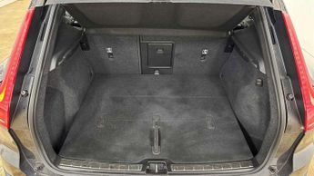 Volvo XC40 2.0 B3P Ultra Dark 5dr Auto