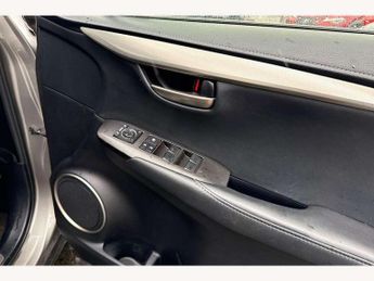 Lexus NX 300h 2.5 Luxury 5dr CVT