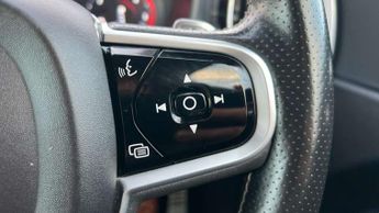 Volvo XC60 2.0 D4 R DESIGN Pro 5dr AWD Geartronic