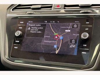 Volkswagen Tiguan 2.0 TSi 230 4Motion SEL 5dr DSG