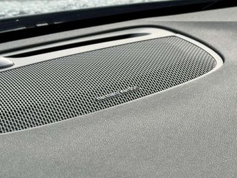 Volvo V60 2.0 B4P Ultra Dark 5dr Auto