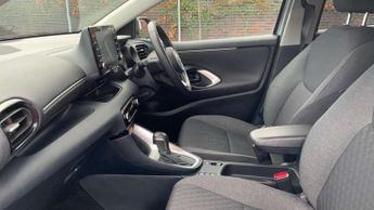 Toyota Yaris 1.5 Hybrid Design 5dr CVT