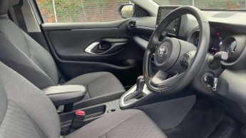 Toyota Yaris 1.5 Hybrid Design 5dr CVT