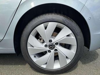 Volkswagen Golf 1.5 eTSI 150 Style 5dr DSG