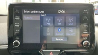 Toyota Yaris 1.5 Hybrid Design 5dr CVT