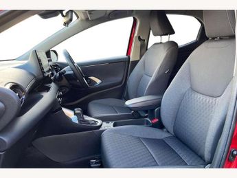 Toyota Yaris 1.5 Hybrid Design 5dr CVT