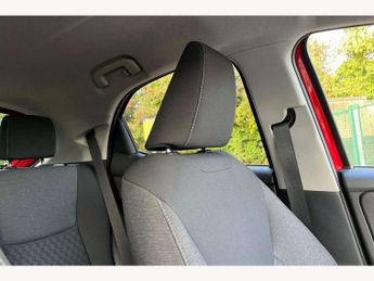 Toyota Yaris 1.5 Hybrid Design 5dr CVT