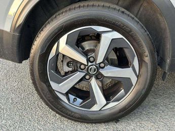 Nissan Qashqai 1.3 DiG-T MH 158 Premiere Edition 5dr Xtronic