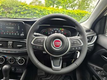 Fiat Tipo Cross 1.5 Hybrid 48V Cross Garmin 5dr DDCT