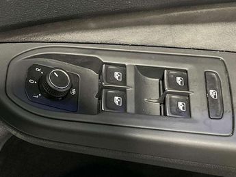 Volkswagen Golf 1.5 eTSI 150 R-Line 5dr DSG