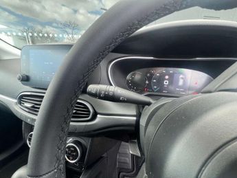 Fiat Tipo Cross 1.5 Hybrid 48V Cross Garmin 5dr DDCT