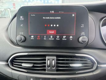 Fiat Tipo Cross 1.5 Hybrid 48V Cross Garmin 5dr DDCT