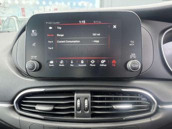 Fiat Tipo Cross 1.5 Hybrid 48V Cross Garmin 5dr DDCT