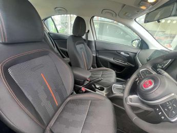 Fiat Tipo Cross 1.5 Hybrid 48V Cross Garmin 5dr DDCT