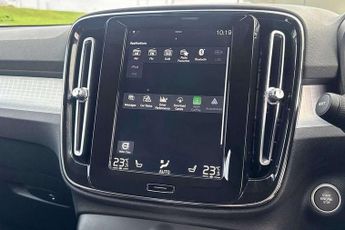 Volvo XC40 2.0 T4 Momentum Pro 5dr AWD Geartronic