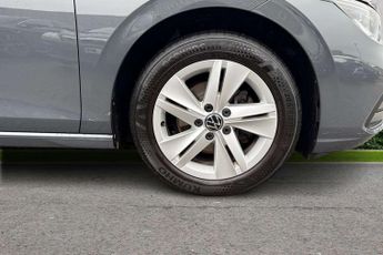 Volkswagen Golf 1.0 eTSI Life 5dr DSG