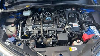 Toyota C-HR 1.8 Hybrid Dynamic 5dr CVT