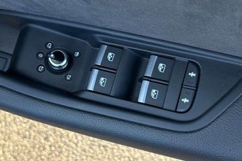 Audi A4 Avant 40 TDI Black Edition 5dr S Tronic