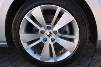 Skoda Superb 1.4 TSI iV SE L DSG 5dr