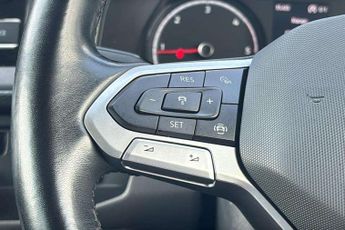 Volkswagen Transporter 2.0 BiTDI 199 Highline Kombi Van DSG