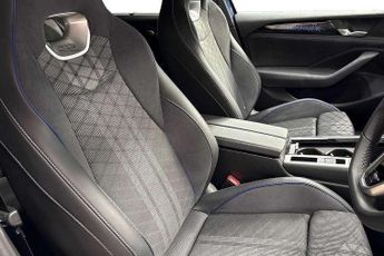 Volkswagen Passat Estate 1.5 TSI eHybrid R-Line 5dr DSG