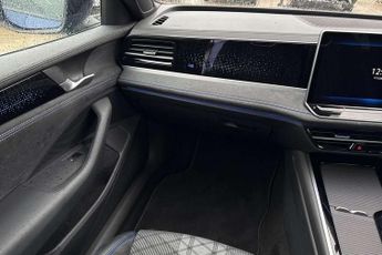 Volkswagen Passat Estate 1.5 TSI eHybrid R-Line 5dr DSG