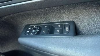 Volvo XC40 Recharge 1.5 T5 Recharge PHEV Ultimate Dark 5dr Auto