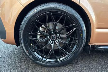 Volkswagen Transporter 2.0 TDI 150 Highline Kombi Van DSG