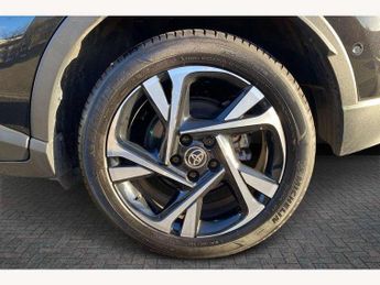 Toyota C-HR 1.8 Hybrid Design 5dr CVT