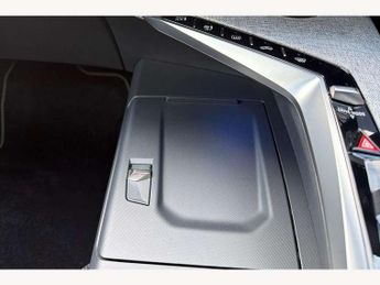 Peugeot 3008 1.2 Hybrid 136 GT 5dr e-DSC6