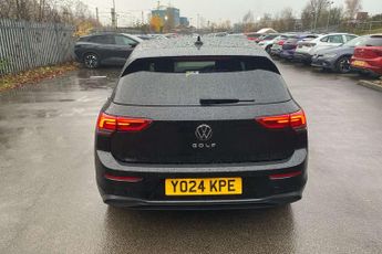 Volkswagen Golf 2.0 TDI Life 5dr DSG