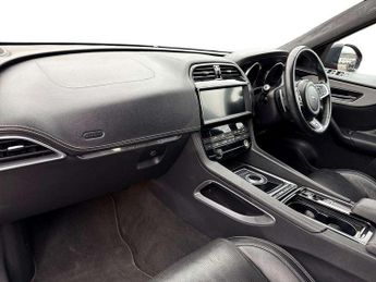 Jaguar F-Pace 2.0d R-Sport 5dr Auto AWD