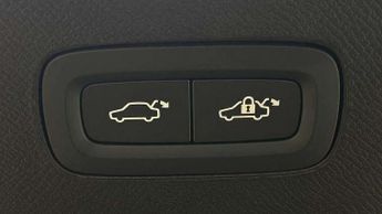 Volvo XC90 2.0 B5P Plus Dark 5dr AWD Geartronic