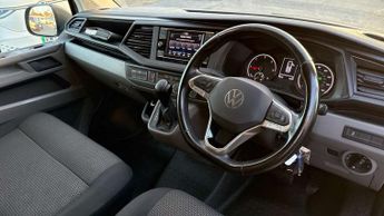 Volkswagen Transporter 2.0 TDI 150 Highline Kombi Van DSG