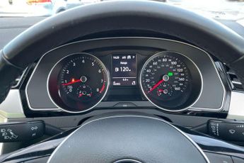 Volkswagen Passat 1.4 TSI 150 SE Business 4dr DSG