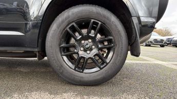 Land Rover Defender 3.0 D300 X-Dynamic S 110 5dr Auto